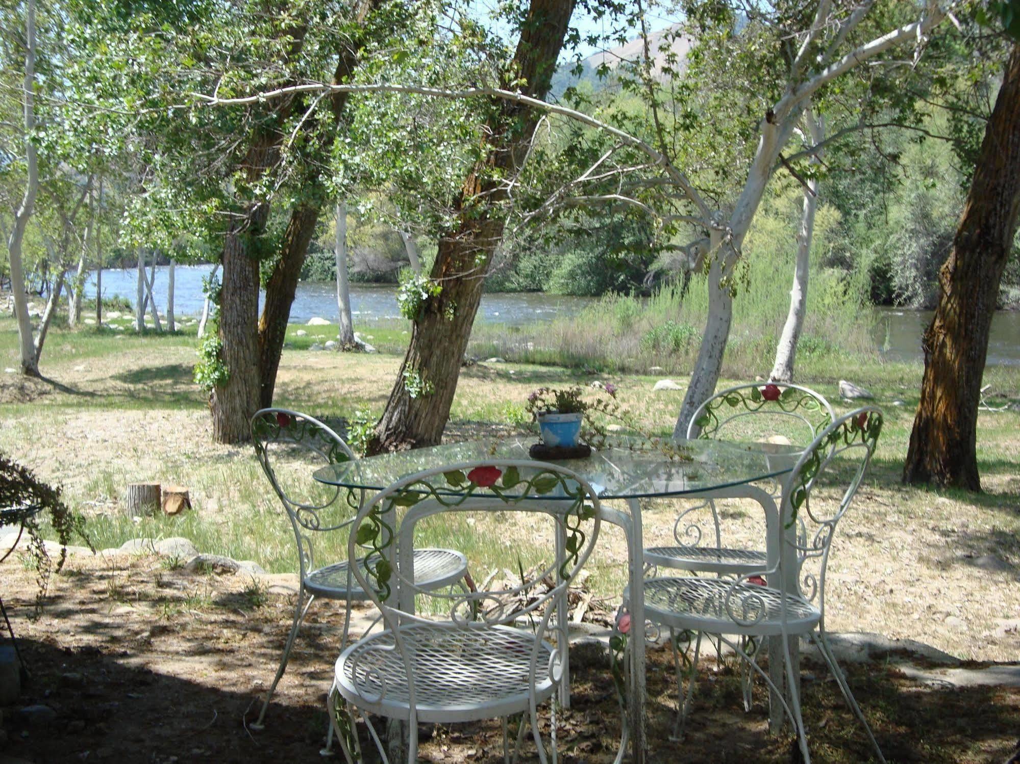 Sequoia Riverfront Cabins Three Rivers Eksteriør billede